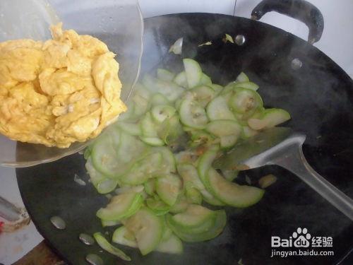 角瓜炒着吃怎么炒,角瓜炒制秘籍，轻松学会炒制技巧